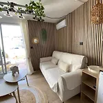 Entierement Renove Avec Grande Terrasse Pour 4 Personnes - Cap D'agde