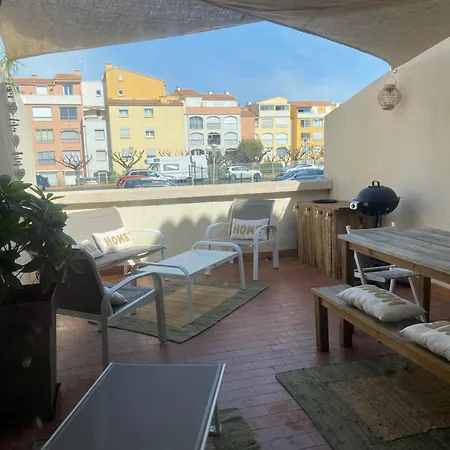 Entièrement Rénové Avec Grande Terrasse Pour 4 Personnes - Cap D'agde Appartamento *