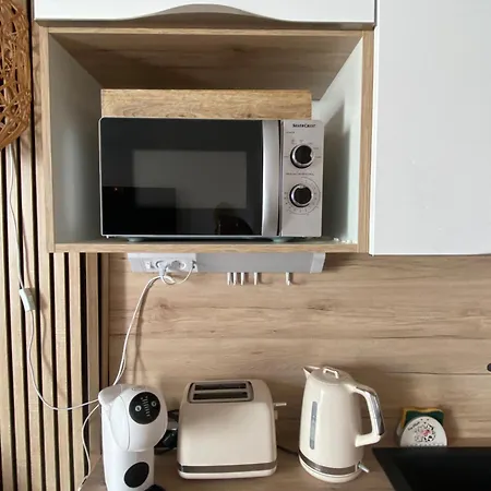 Entièrement Rénové Avec Grande Terrasse Pour 4 Personnes - Cap D'agde * Agde