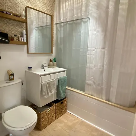 Entierement Renove Avec Grande Terrasse Pour 4 Personnes - Cap D'agde Apartmán