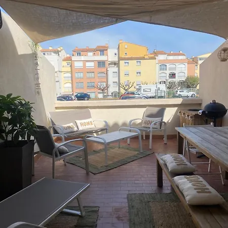 Entièrement Rénové Avec Grande Terrasse Pour 4 Personnes - Cap D'agde Agde