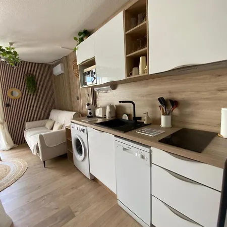 Entièrement Rénové Avec Grande Terrasse Pour 4 Personnes - Cap D'agde * Agde