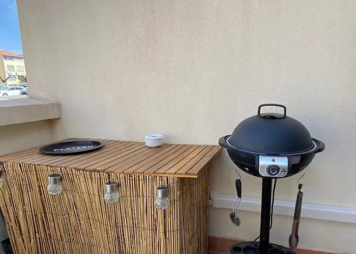 Entièrement Rénové Avec Grande Terrasse Pour 4 Personnes - Cap D'agde *